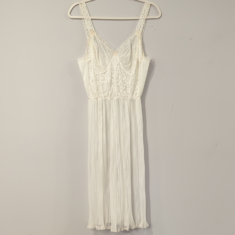 Vintage Slip Dress‎ Sheer White Nightgown size Medium Fairy Lace Ethereal